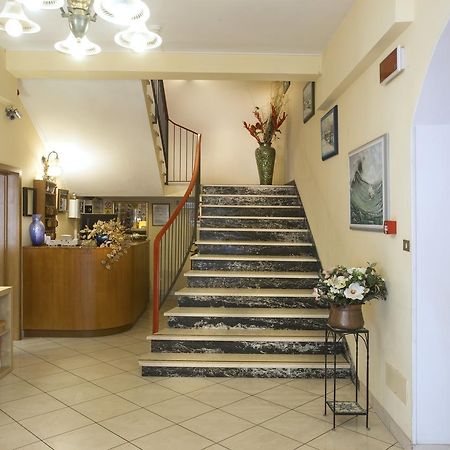 Hotel Fior Di Loto - Rimini Extérieur photo