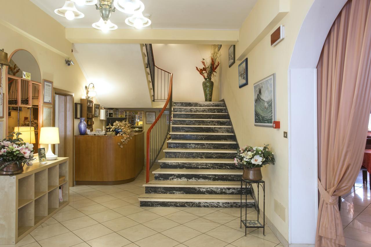 Hotel Fior Di Loto - Rimini Extérieur photo