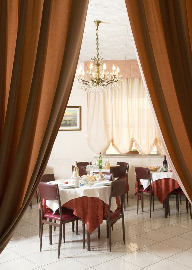 Hotel Fior Di Loto - Rimini Extérieur photo